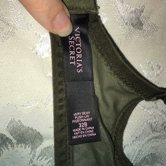 34B Victoria’s Secret Bra - Picture 2 of 2